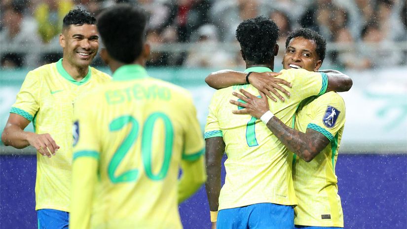 Casemiro, Estevao, Vinicius Jr and Rodrygo celebrate (©Chung Sung-Jun/Getty Images)
