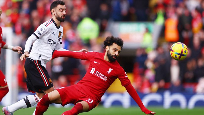 Bruno Fernandes and Mohamed Salah will face off again (©REUTERS/Carl Recine )