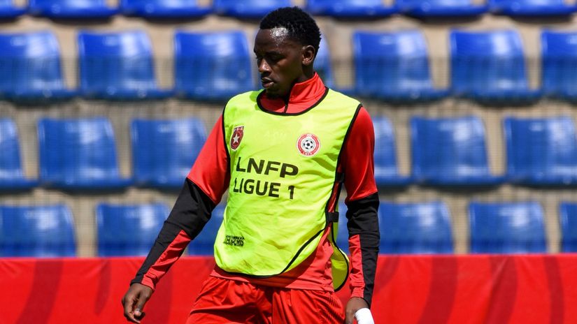 Alphonce Omija ©Etoile