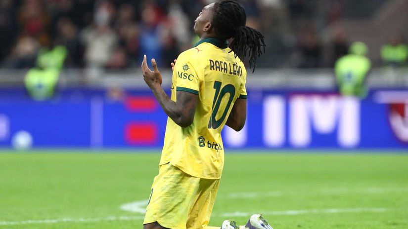 Leao celebrates after scoring against Fiorentina (©Marco Luzzani/Getty Images)