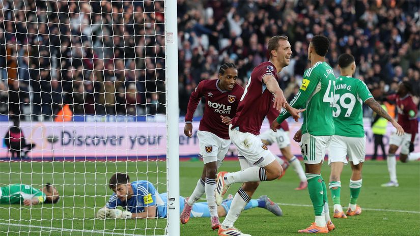 Soucek celebrates after scoring his side's third goal (©Action Images via Reuters/Paul Childs)