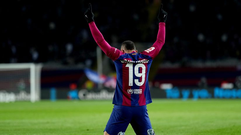 What Barcelona let slip away, Man United is ready to welcome with open arms