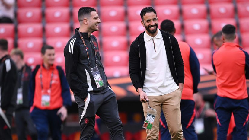 Nothing to see here... Just two cousins chatting (©Justin Setterfield/Getty Images)