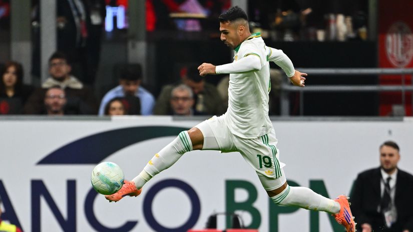 Zeki Celik in action for Roma (©Marco Mantovani/Getty Images/Gallo Images)