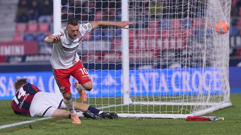 Vardy scoring his second goal (©Emmanuele Ciancaglini/Ciancaphoto Studio/Getty Images/Gallo Images)