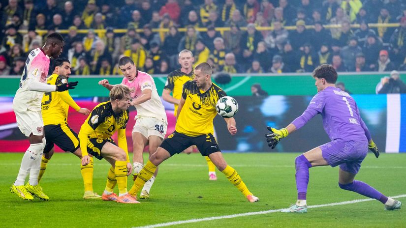 The decisive moment of the game (©Rene Nijhuis/MB Media/Getty Images/Gallo Images)