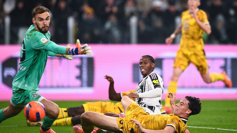 Jonathan David scoring the goal (©Gallo Images)