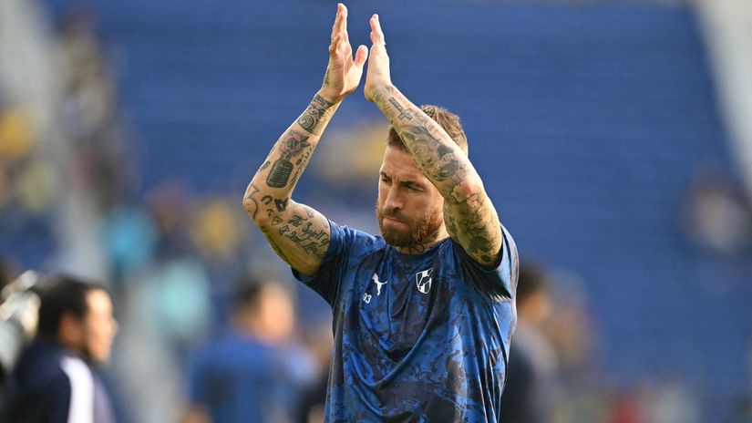 Ramos leaves Mexico, wants to play in Europe