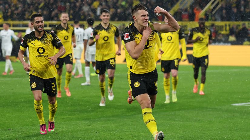 Nico Schlotterbeck celebrates his goal (©Lars Baron/Getty Images)