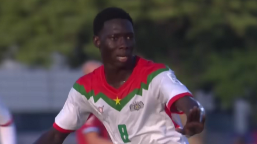 Muhammad Zongo representing Burkina Faso U-17 (©YouTube/FIFA)