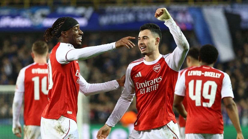 Noni Madueke & Gabriel Martinelli celebrating (©Reuters/Yves Herman/Gallo Images)