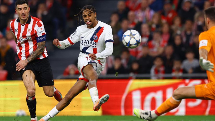 Barcola fires against Bilbao, but misses the target (© REUTERS/Albert Gea)