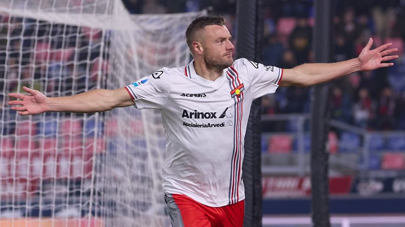 Class is permanent: Vardy is Serie A 'Player of the Month' for November