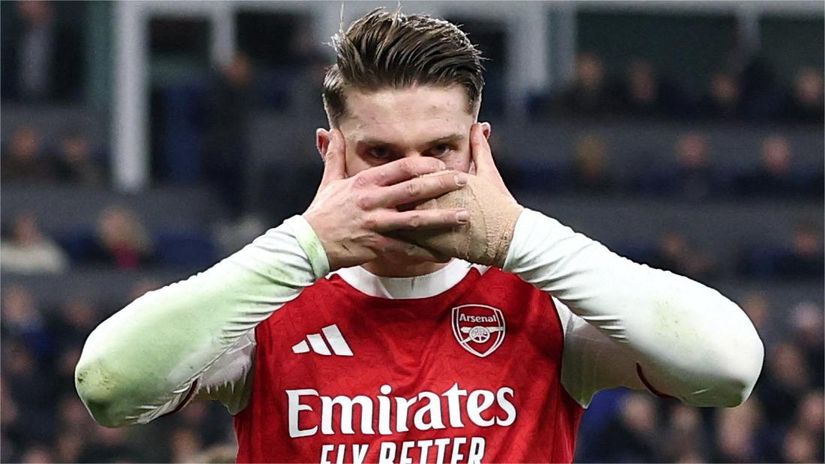 Gyokeres with his trademark celebration against Everton (©REUTERS/David Klein)