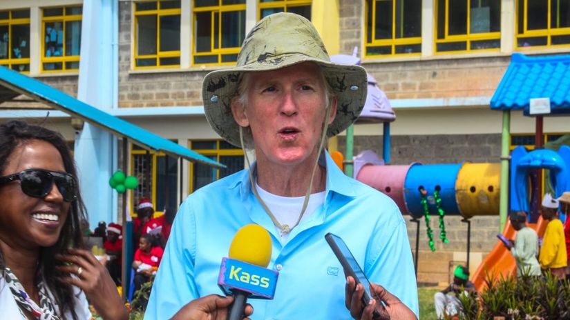 Underprivileged Kenyan children receive Christmas cheer from former American athlete Toby Tanser
