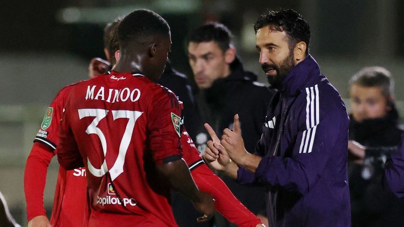Kobbie Mainoo & Ruben Amorim (©Reuters/Chris Radburn/Gallo Images)