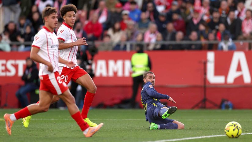 Griezmann scores against Girona (©Judit Cartiel/Getty Images)