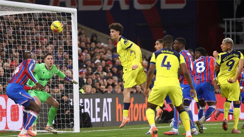 Gray scores the opener at Selhurst Park (©Julian Finney/Getty Images)