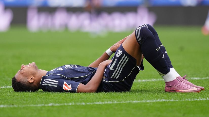 A three-week absence will be a considerable blow for both Real Madrid and Mbappe (©Juan Manuel Serrano Arce/Getty Images)