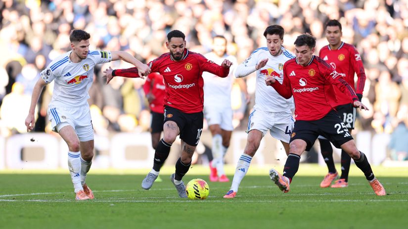 Leeds and Man United players put in a strong fight today, but provided the fans with little excitement (©Michael Regan/Getty Images)