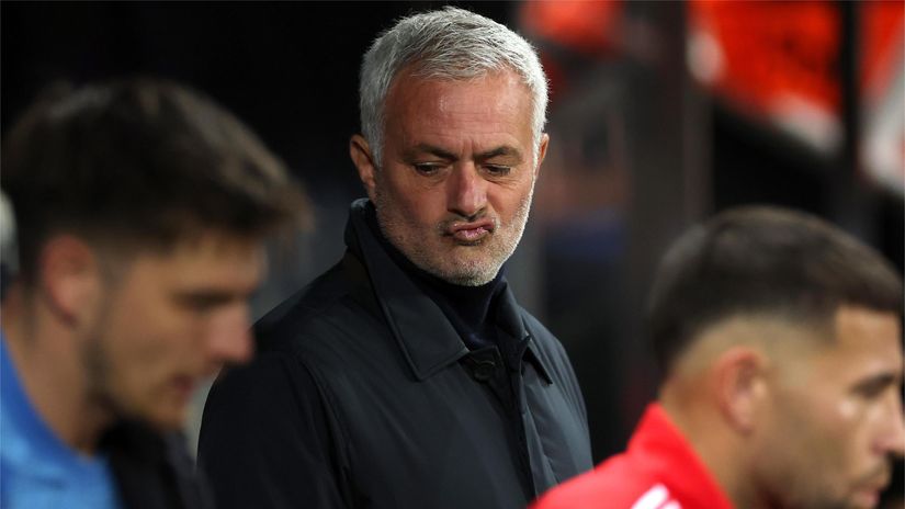 Jose Mourinho being Jose Mourinho (©Stu Forster/Getty Images)