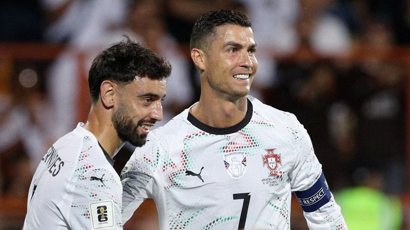 Bruno and Ronaldo with the Portugal national team (©Reuters/Hayk Baghdasaryan/Gallo Images)