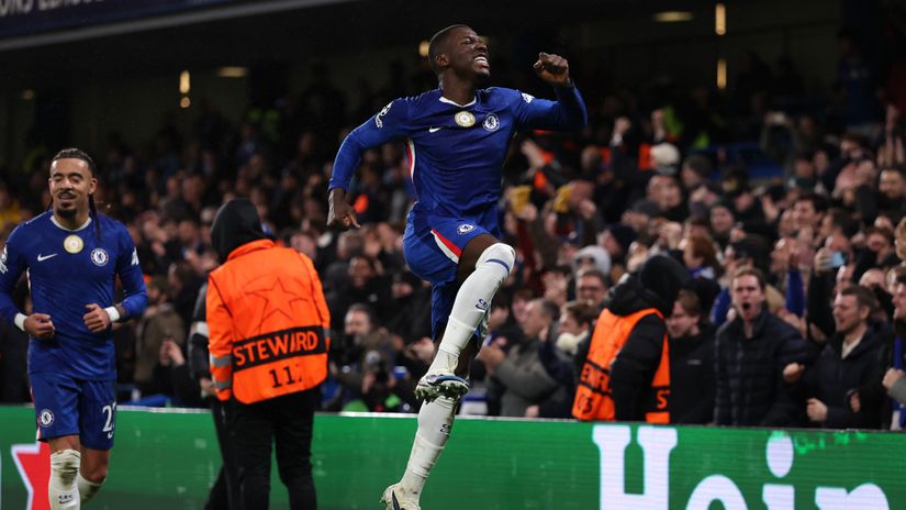 Moises Caicedo celebrating the goal (©Getty Images)