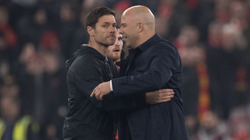 Xabi Alonso and Arne Slot (©Gallo Images)