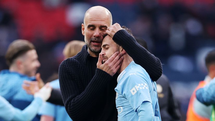 Pep Guardiola and Bernardo Silva (©Getty Images)