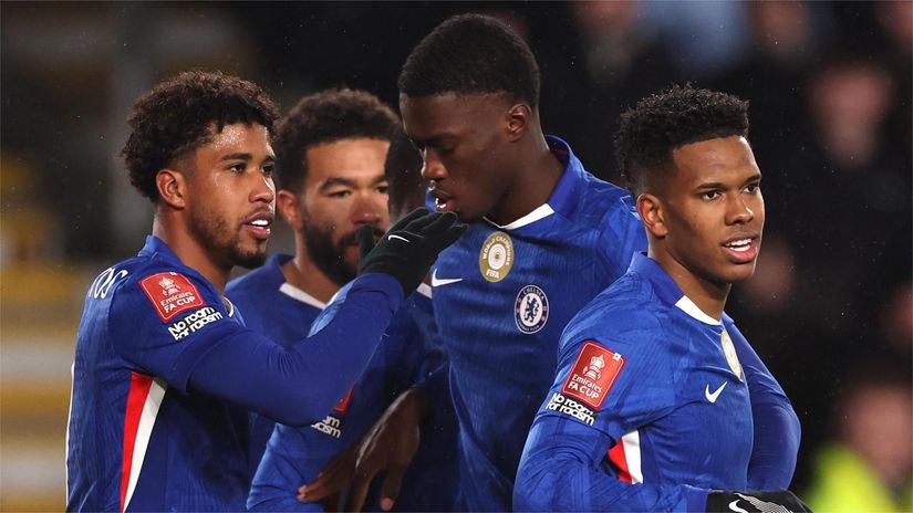 Estevao celebrates with his teammates (©Carl Recine/Getty Images)