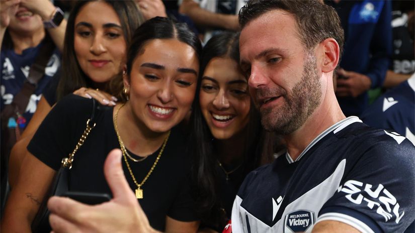 Juan Mata takes a selfie with Melbourne Victory fans after the match (©Daniel Pockett/Getty Images)