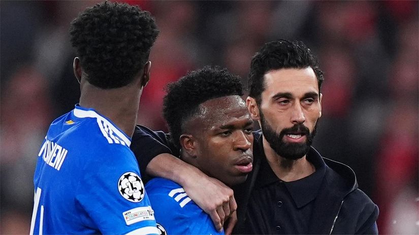 Arbeloa with Vinicius Junior (©Angel Martinez/Getty Images)