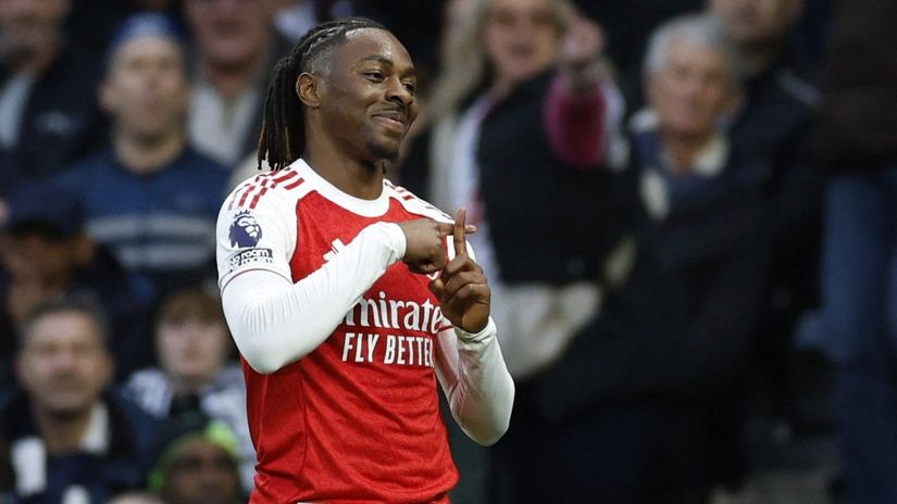 Eze celebrating his first goal in yesterday's North London Derby (©Reuters/Peter Cziborra/Gallo Images)