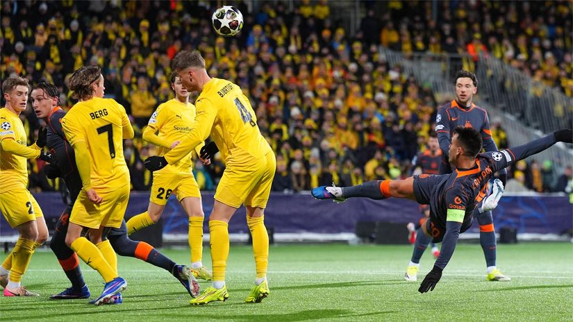Lautaro fires a volley against Bodo in the first leg (©Martin Ole Wold/Getty Images)