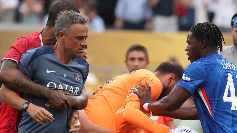 Luis Enrique in a collision with Chelsea players during the CWC final (©IMAGN IMAGES via Reuters/Vincent Carchietta)