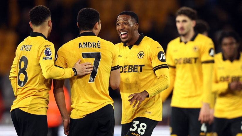 The Wolves celebrating the win against Liverpool (©Reuters/Chris Radburn/Gallo Images)