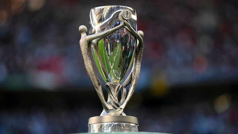 The Finalissima trophy won't get a new owner this year (©Shaun Botterill/Getty Images)