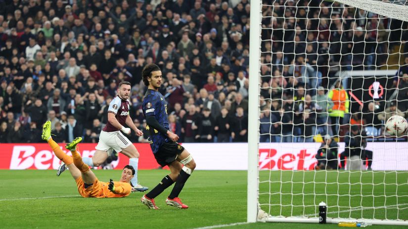 Villa cruise to the Europa League quarterfinals after a home win