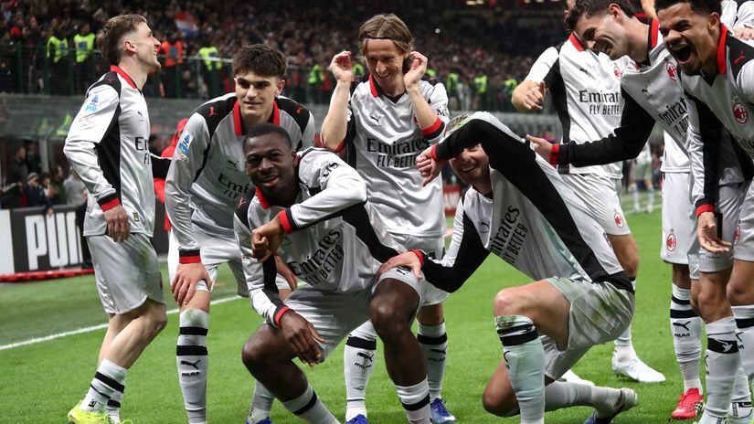 Milan players celebrating the goal (©Getty Images)