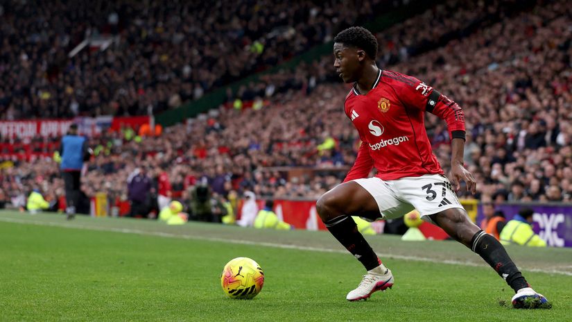 Kobbie Mainoo in action for Man United (©Carl Recine/Getty Images)