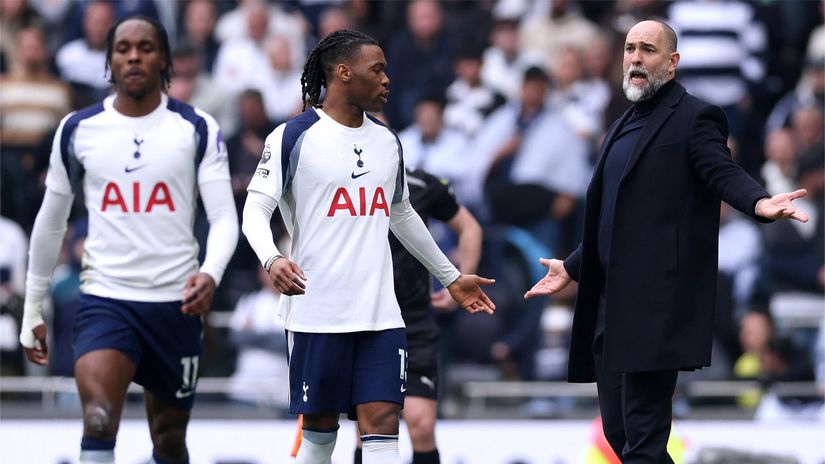 Tudor confronts his players as things are getting worse (©Ryan Pierse/Getty Images)
