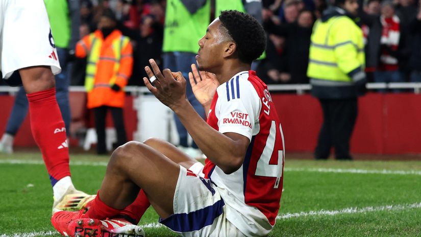 Myles Lewis-Skelly celebrating the goal (©Getty Images)