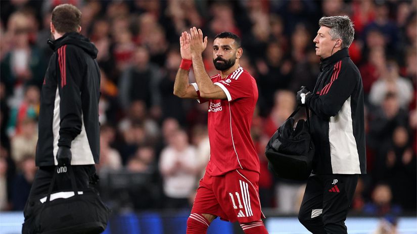 Mohamed Salah says his farewell to Liverpool (©Michael Regan/Getty Images)