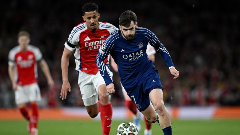 Kvaratskhelia against Arsenal (©Getty Images)
