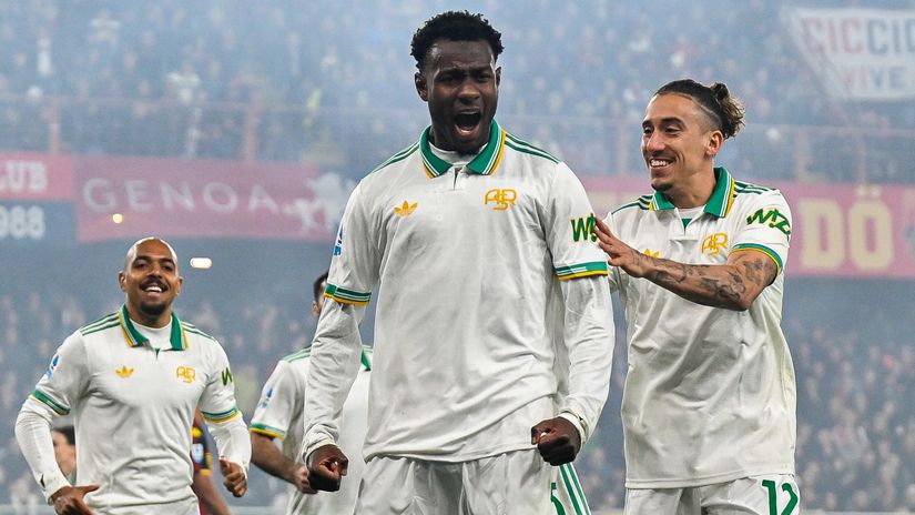 Evan Ndicka celebrating the goal (©Getty Images)