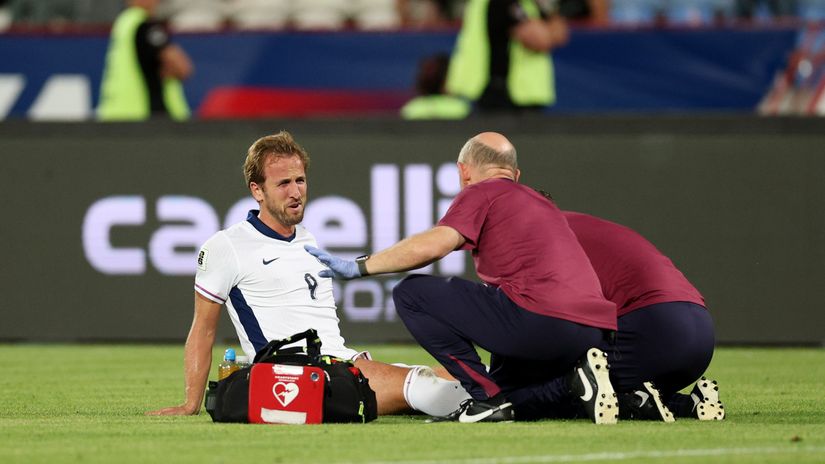 Harry Kane on the ground (©Getty Images)