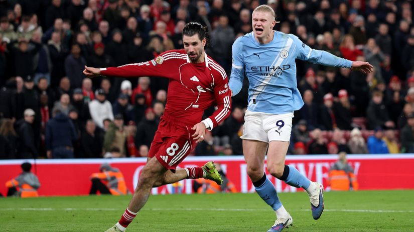 Dominik Szoboszlai in a duel with Erling Haaland in the previous game between Liverpool and Man City, played two months ago (©Michael Regan/Getty Images)