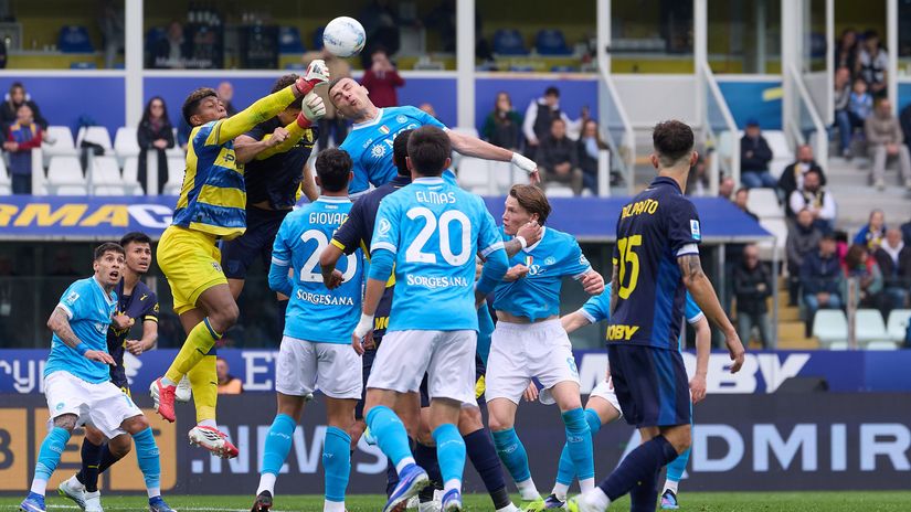 Have Napoli just lost the chance to win their second Scudetto in a row? (©Emmanuele Ciancaglini/Getty Images)