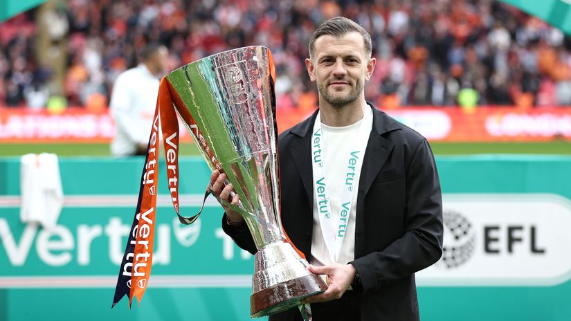 A trophy suits him well (©James Fearn/Getty Images)