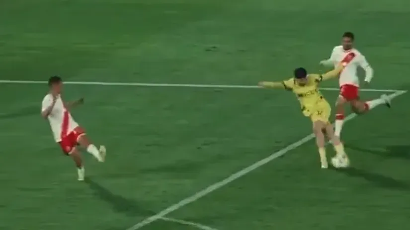 El Jabli launches a jaw-dropping rabona (X/Screenshot)